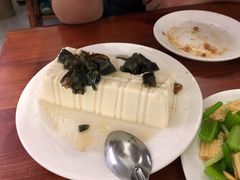皮蛋豆腐-宝瑞门钉肉饼店