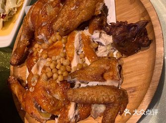 这桌菜  让人非常有食欲，香气浓郁，非常诱人