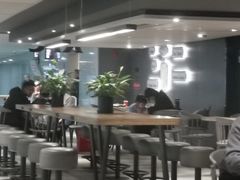 -肯德基(成都机场T2到达精选店)