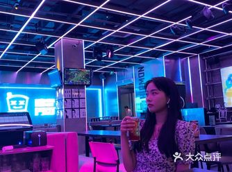 嘻门町·音乐现场·餐吧