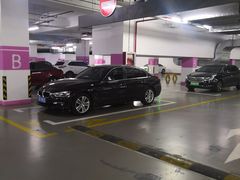 -新世界新丸中心-地下停车场
