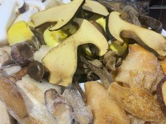 -野菌皇海景野生菌火锅(滨海大道店)