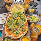 点单不用纠结口味😛一米长披萨满足4️⃣个味道