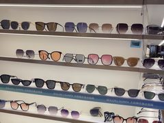 -爱视眸Eyeblling眼镜·依视路·蔡司镜片折扣店(百联南方商城购物中心)