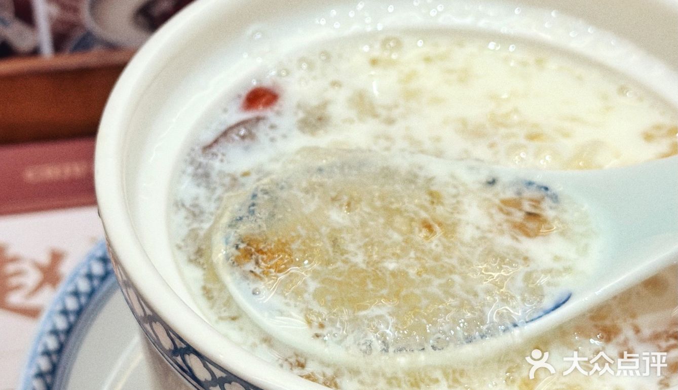 💰18炫一碗雁窝糖水，就在家楼下哟