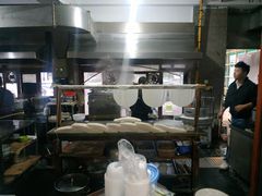 -裕新楼粉面馆·石磨手工粉(四方坪店)