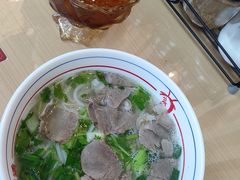 -小椒羊.羊肉粉 龙虾 羊肉串(新地旗舰店)