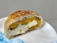 全麦南瓜栗子乳酪包-追光 Dream Bakery(汉街店)