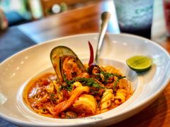 -Chom Cafe and Restaurant