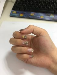 -进巍美甲美睫店