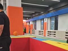 -悦动体能篮球羽毛球网球(三里河店)