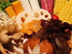 -湊湊火锅·茶憩(杭州湖滨银泰in77店)