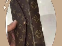 -爱革·洗衣改衣·洗鞋修鞋·洗包修包·奢侈品护理(宝地广场店)