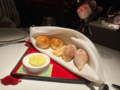 -弦月窗LUNETTE BY AMANDA(复兴路店)