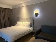 -白玉兰酒店(上海田子坊马当路地铁站店)