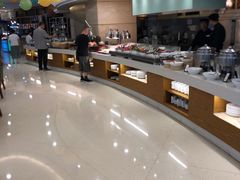 自助取餐区-元一希尔顿酒店·禅自助餐厅·啤酒花园