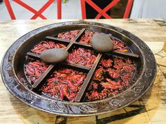 -渝嘴小老弟老火锅(华新村店)
