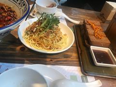 -胡桃里音乐餐厅(陶溪川店)(川湘赣菜·世界百大酒庄直供红酒·音乐表演)