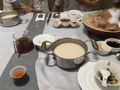 -红鼎豆捞·非遗鲍皇汤火锅(宝丰路店)