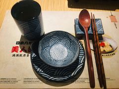 餐具摆设-舞漁日料美人胶原锅(陆家嘴中心店)