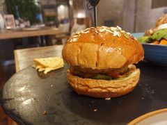 -HIGH FIVE哈福手工汉堡(桂林路店)