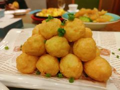 章丘大葱丸子-海派美食•海鲜青岛菜•活海肠捞饭(台东店)