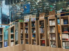 -钟书阁(群光广场店)