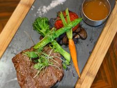 碳烤澳洲西冷牛排-YUE·6·西式融合餐厅(外滩六号店)