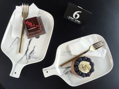 -UNI UNI(环亚凯瑟琳店)