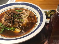 -霸蛮湖南菜·牛肉粉(荣京西街店)