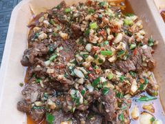 招牌铁板孜然牛肉-肉店炸炸炸·爆汁孜然牛肉