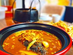 酱焖鱼头-有红鸡毛店·川菜(建设路店)