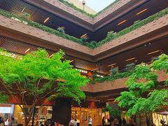 -瑞虹新天地月亮湾