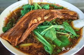 Vegetable and Pork Noodles