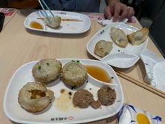 -小杨生煎(金山百联购物中心3楼店)