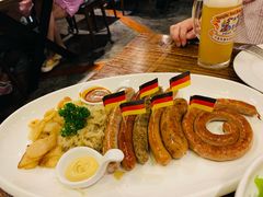 香肠拼盘-1886德国汽车餐厅(外滩十六铺码头店)