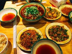 -拈签一笑黄牛肉辣卤串串