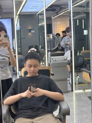 -藤野造型烫发染发