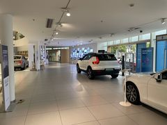 -杭州中沃沃尔沃4S店(滨江区店)