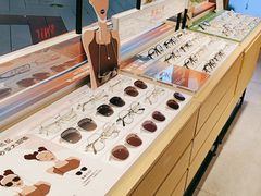 -LOOK眼镜·蔡司依视路配镜(宝山万达店)