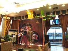 驻唱歌手-火舞泰·泰式海鲜火锅餐厅(世纪城店)