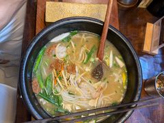 -银米·云南传统过桥米线(双廊黑金冠店)