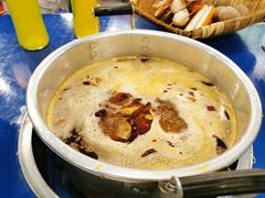 经典锅底-马路边边串串香(双井直营店)