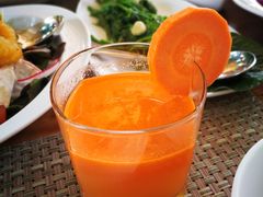 -Chom Cafe and Restaurant