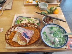 -头壹号  羊汤·饸饹面·大油条(嘉华店)