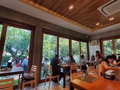 -Chom Cafe and Restaurant