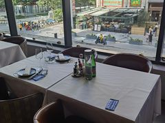 -斯普汇生蚝牛排馆(中骏世界城店)