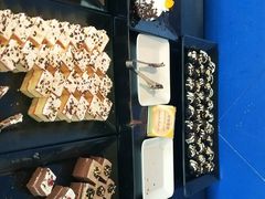 -彩虹云霄酒店75层国际自助餐