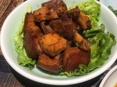 墨鱼红烧肉-江南驿·二十余年创意杭帮味(良渚玉鸟集店)