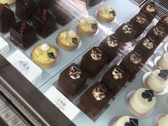 -UNI UNI(环亚凯瑟琳店)